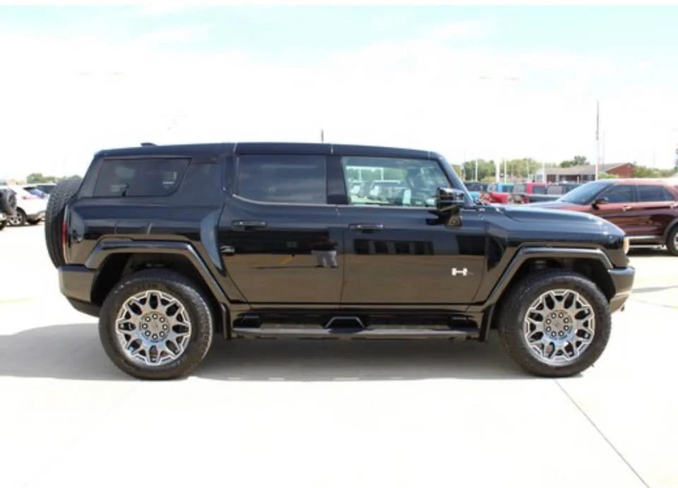 2025 GMC Hummer EV - Image 2 of 18