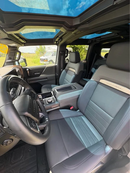 2025 GMC Hummer EV - Image 7 of 21