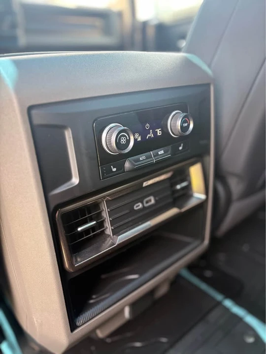 2025 GMC Hummer EV - Image 17 of 21