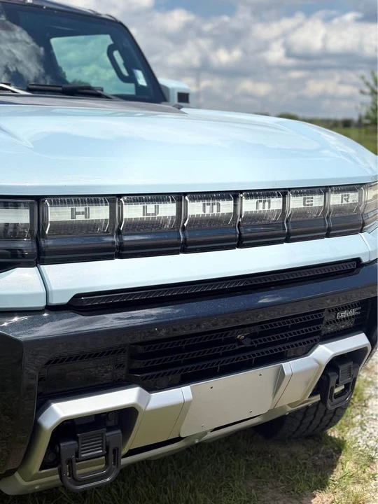 2025 GMC Hummer EV - Image 3 of 21