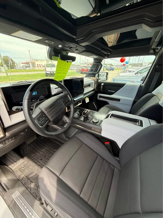 2025 GMC Hummer EV - Image 3 of 6