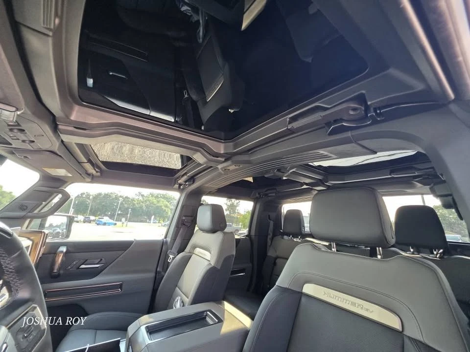 2025 GMC Hummer EV - Image 13 of 13