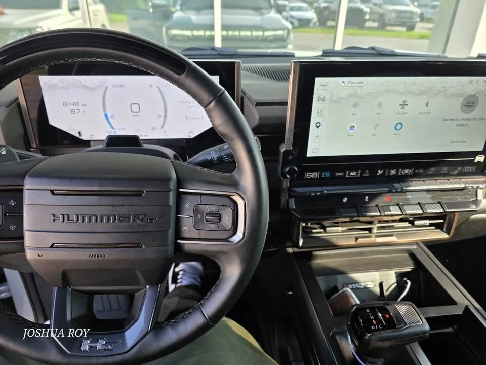 2025 GMC Hummer EV - Image 9 of 13