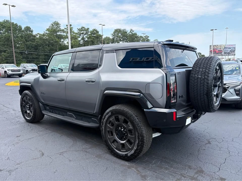 2025 GMC Hummer EV - Image 2 of 14