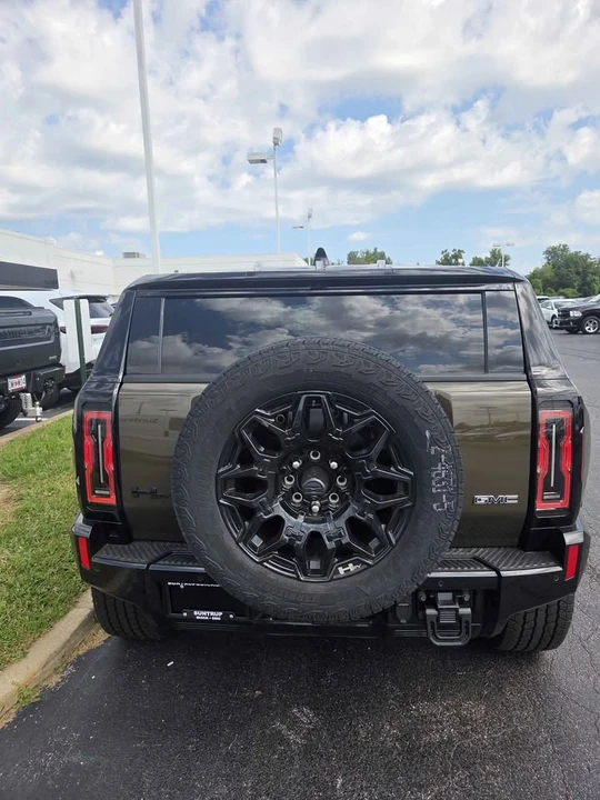 2025 GMC Hummer EV - Image 2 of 5