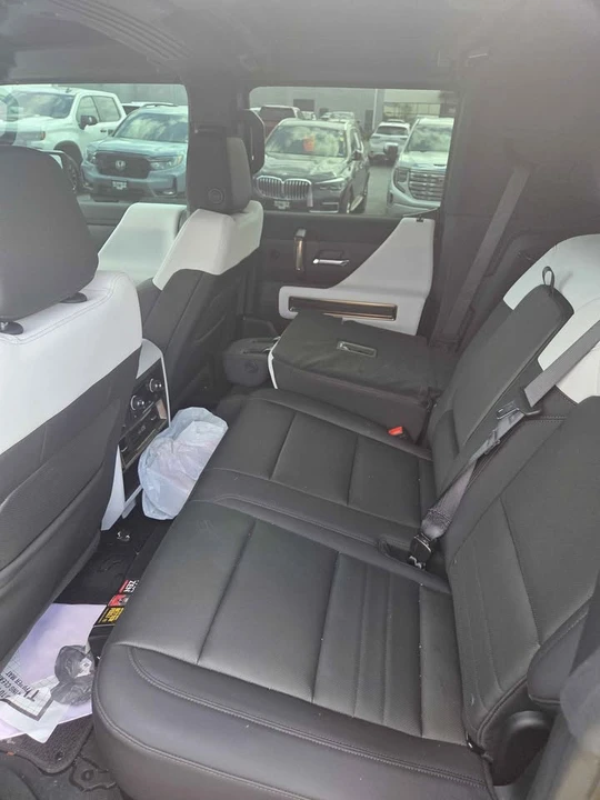 2025 GMC Hummer EV - Image 5 of 5