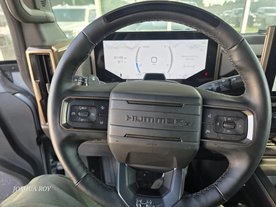 2025 GMC Hummer EV - Image 11 of 13