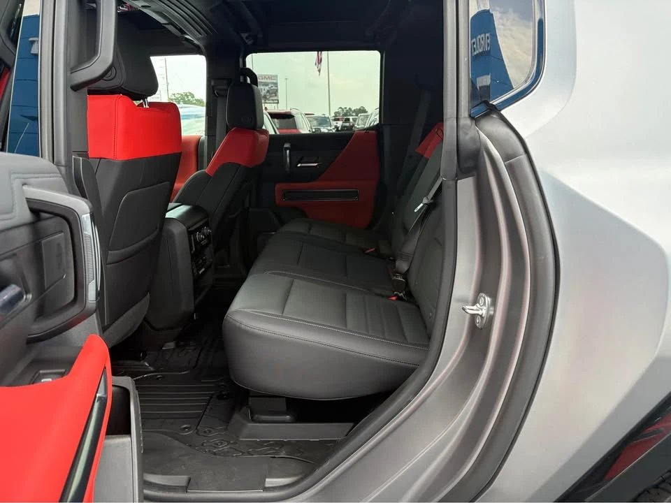2025 GMC Hummer EV - Image 4 of 14