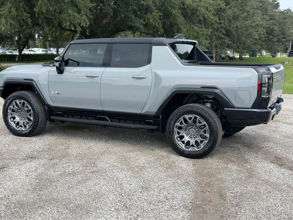 2025 GMC Hummer EV - Image 3 of 15
