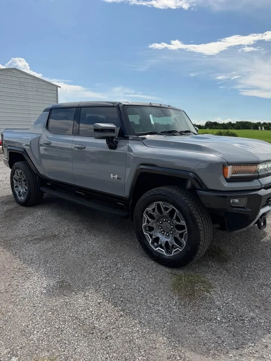 2025 GMC Hummer EV - Image 7 of 15