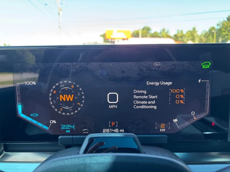 2025 GMC Hummer EV - Image 11 of 20