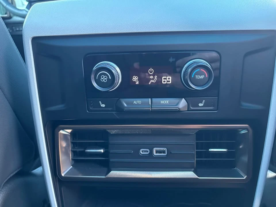 2025 GMC Hummer EV - Image 17 of 20