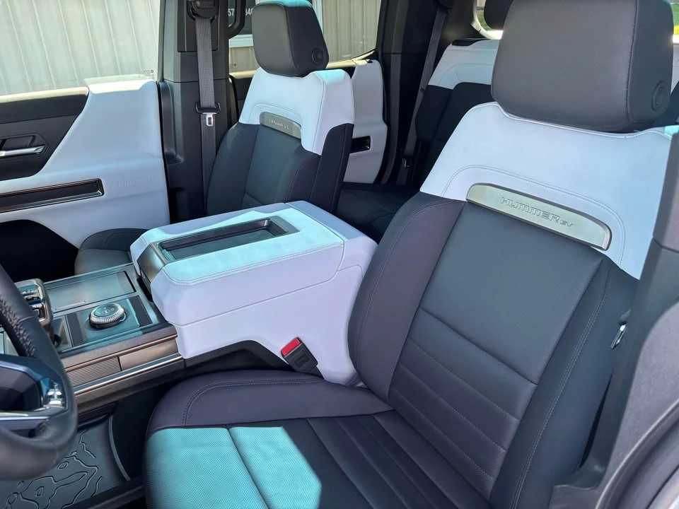 2025 GMC Hummer EV - Image 8 of 20