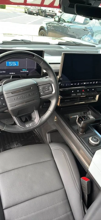 2025 GMC Hummer EV - Image 7 of 10