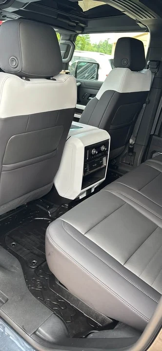 2025 GMC Hummer EV - Image 8 of 10