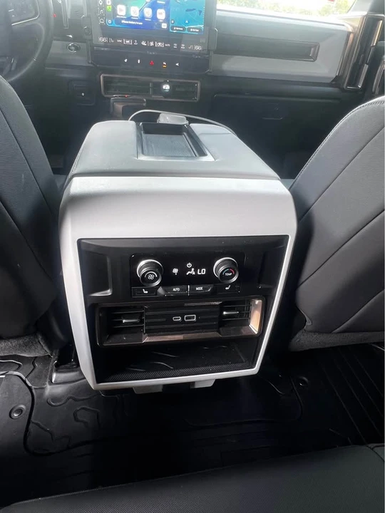 2025 GMC Hummer EV - Image 14 of 15