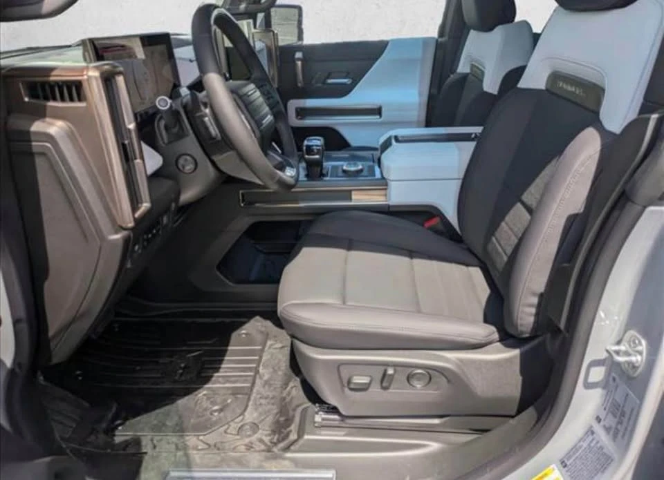 2025 GMC Hummer EV - Image 4 of 6