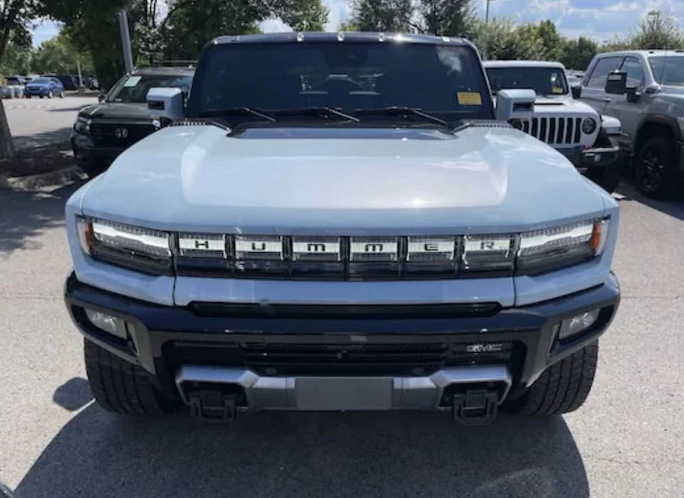2025 GMC Hummer EV - Image 4 of 11
