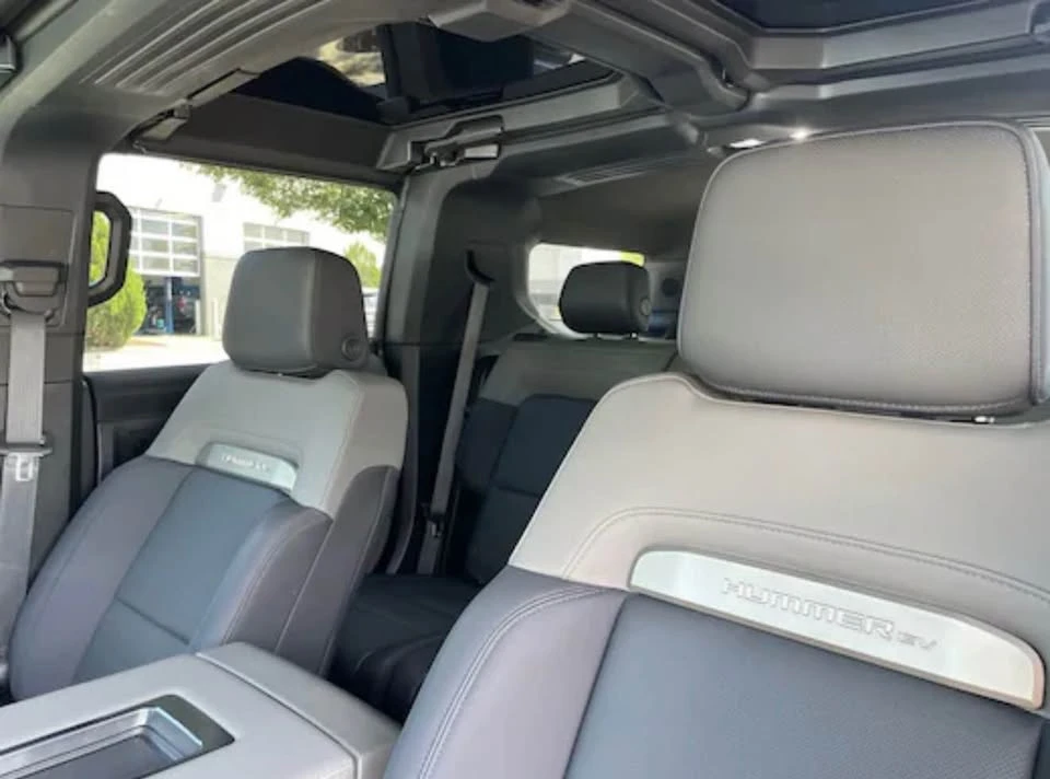 2025 GMC Hummer EV - Image 11 of 11