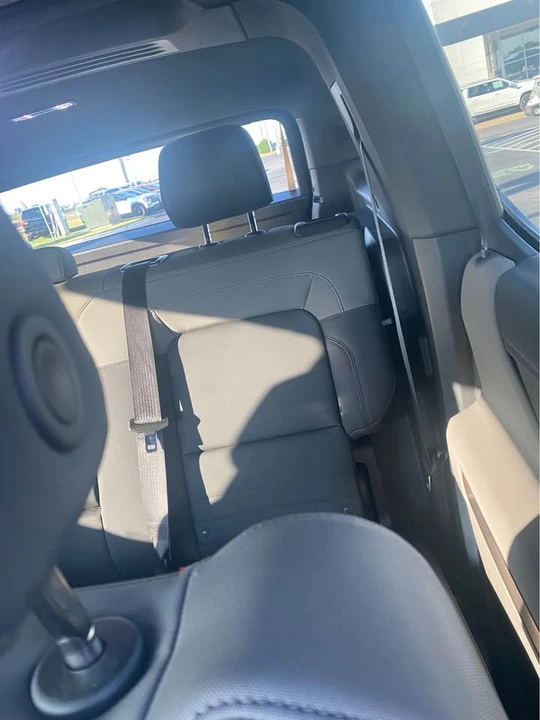 2025 GMC Hummer EV - Image 9 of 11