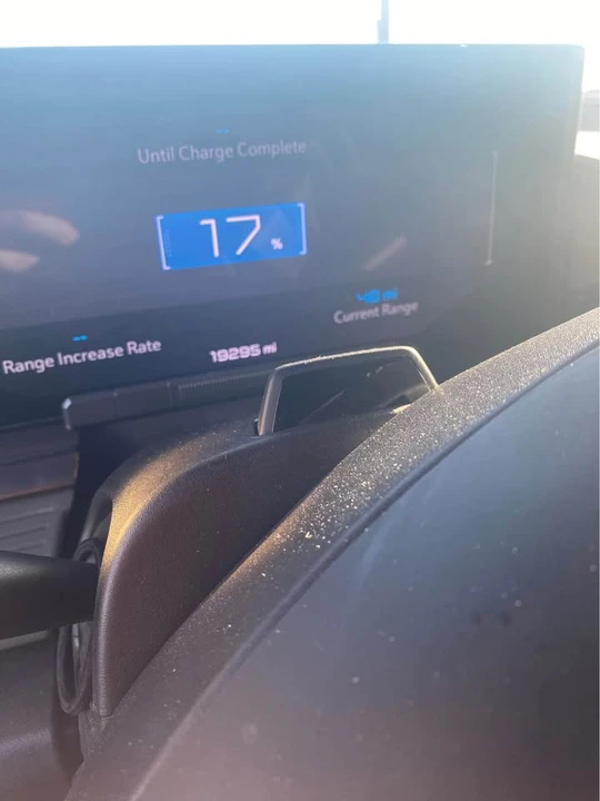 2025 GMC Hummer EV - Image 11 of 11