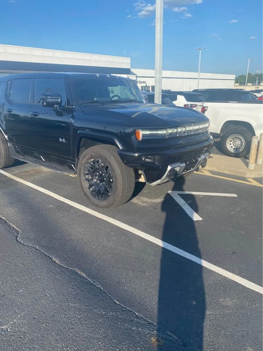 2025 GMC Hummer EV - Image 3 of 11