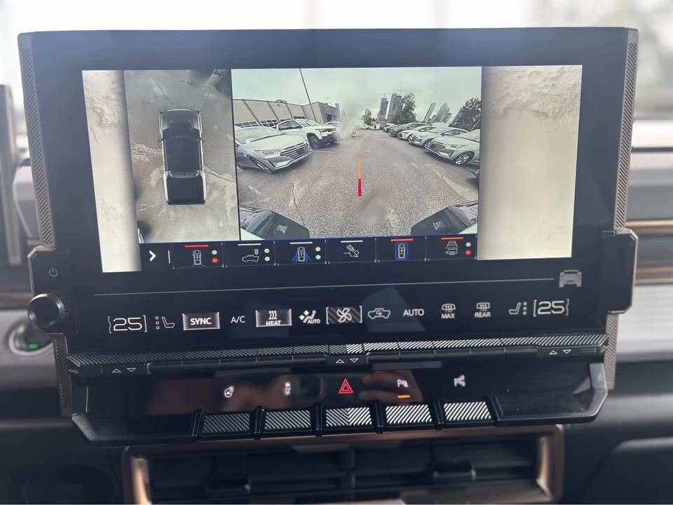 2025 GMC Hummer EV - Image 14 of 20