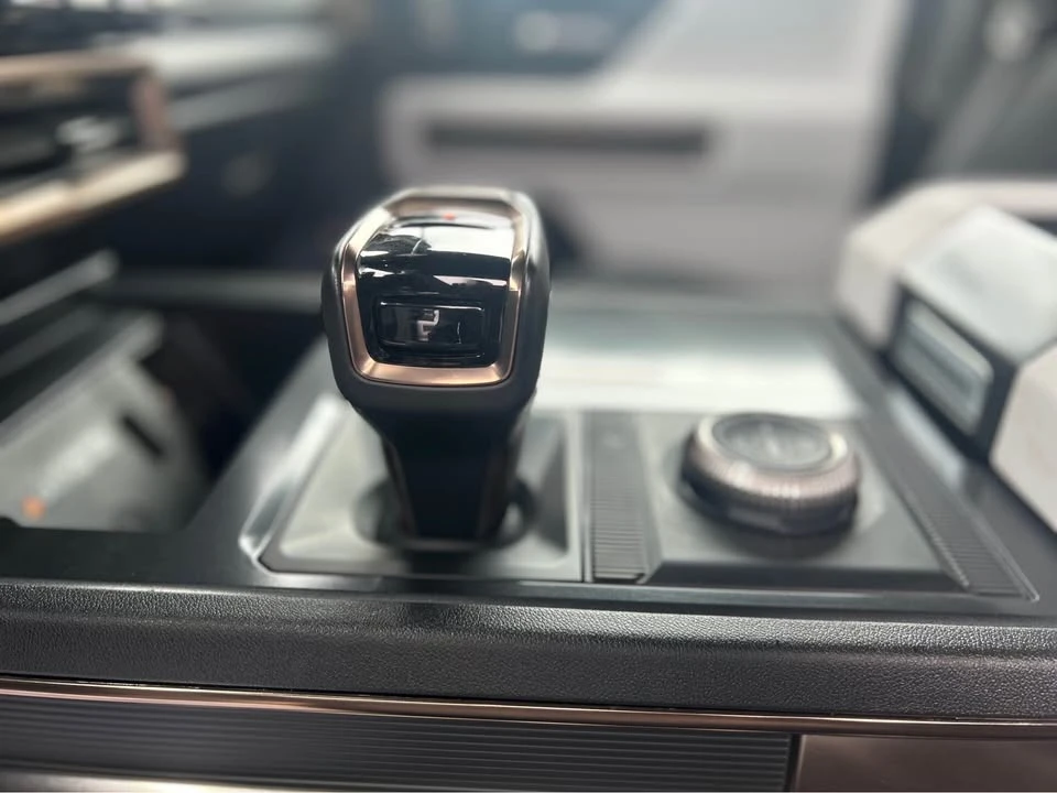 2025 GMC Hummer EV - Image 13 of 20