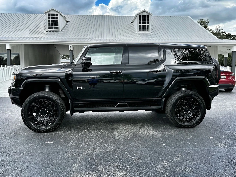 2025 GMC Hummer EV - Image 3 of 12