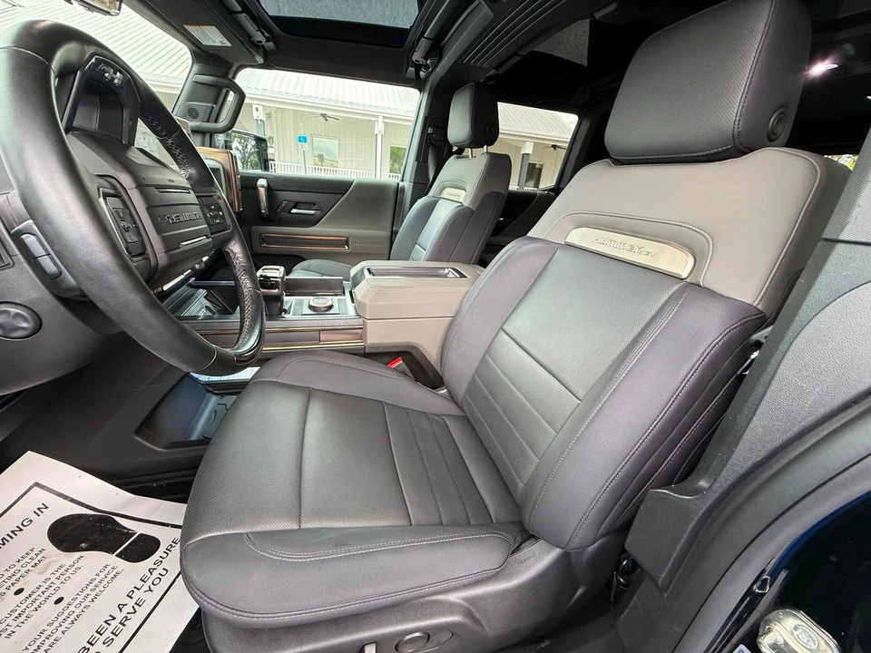 2025 GMC Hummer EV - Image 6 of 12