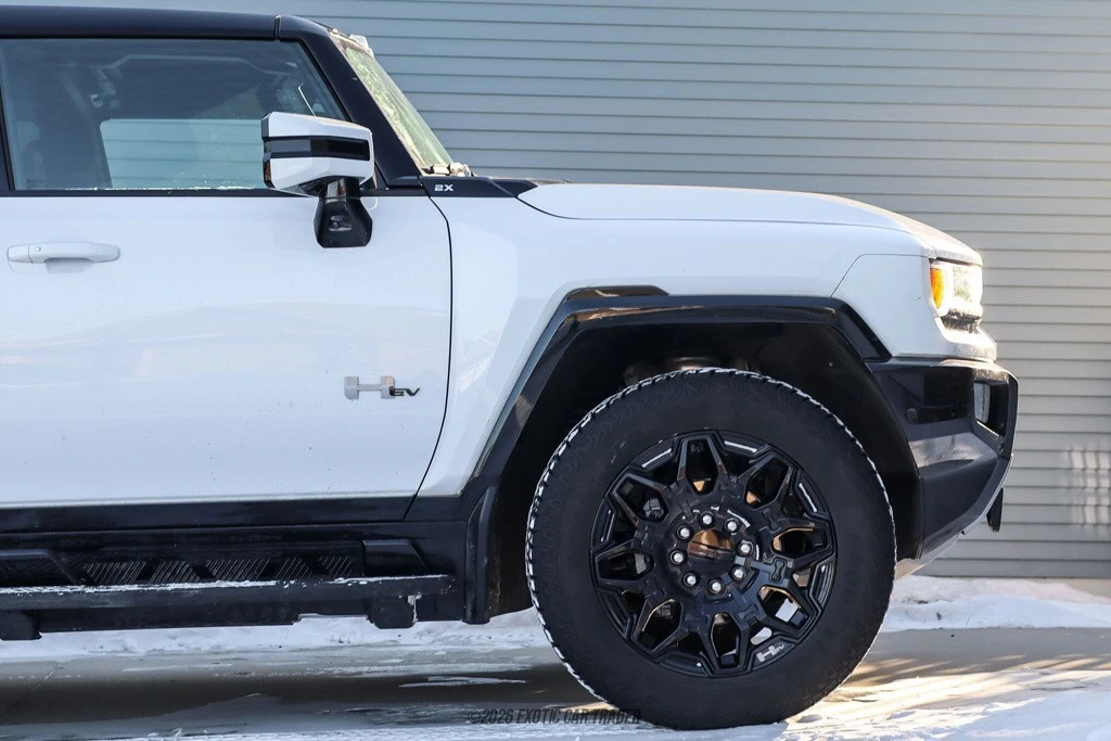 2025 GMC Hummer EV - Image 11 of 12