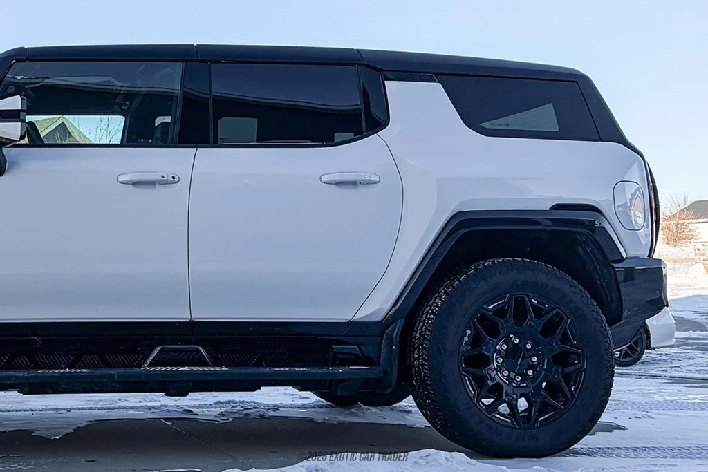 2025 GMC Hummer EV - Image 5 of 12