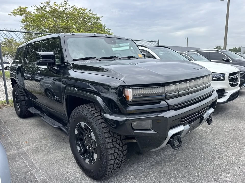 2025 GMC Hummer EV - Image 4 of 4