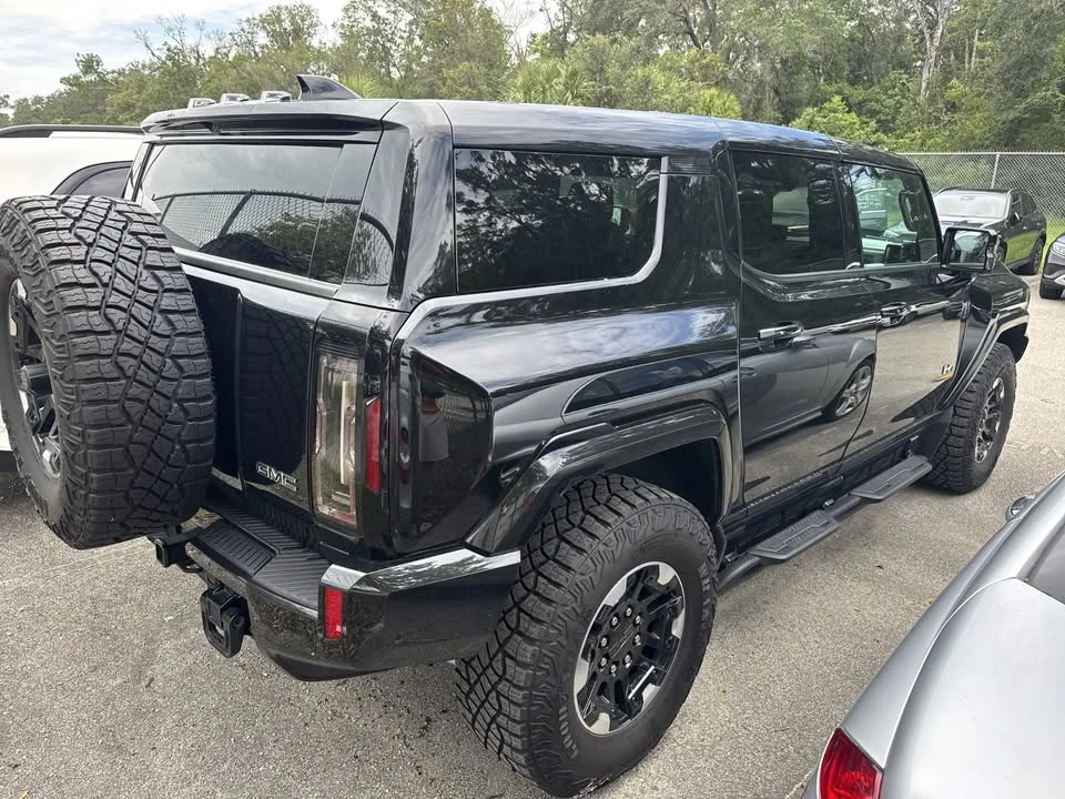 2025 GMC Hummer EV - Image 3 of 4