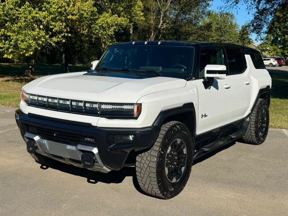 2025 GMC Hummer EV - Image 2 of 21