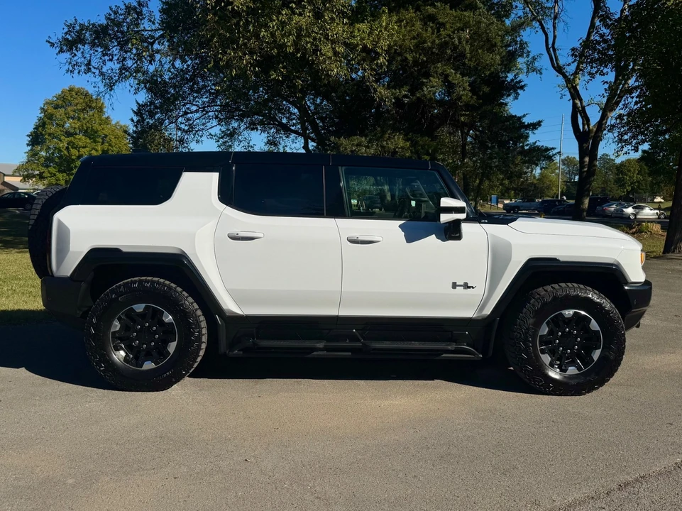 2025 GMC Hummer EV - Image 7 of 21