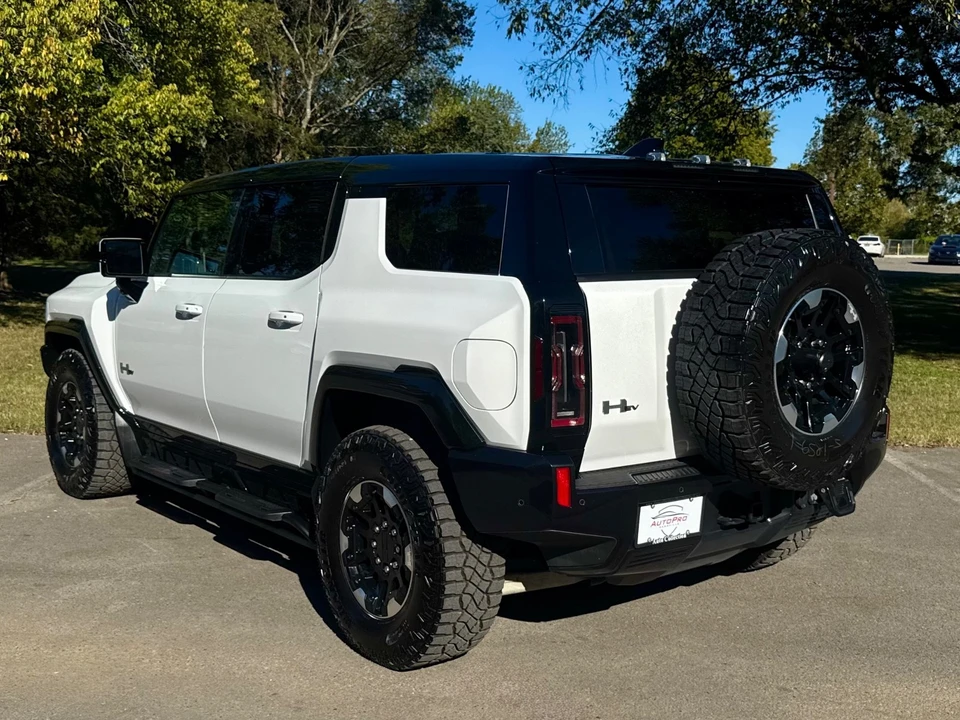 2025 GMC Hummer EV - Image 4 of 21