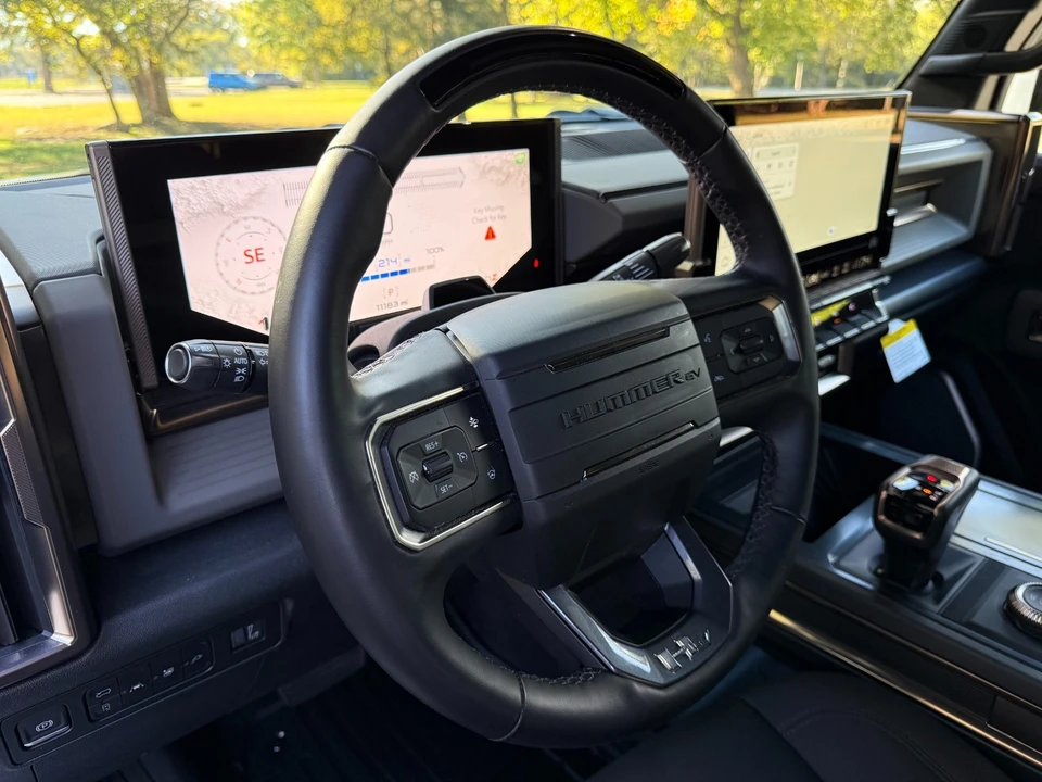 2025 GMC Hummer EV - Image 12 of 12