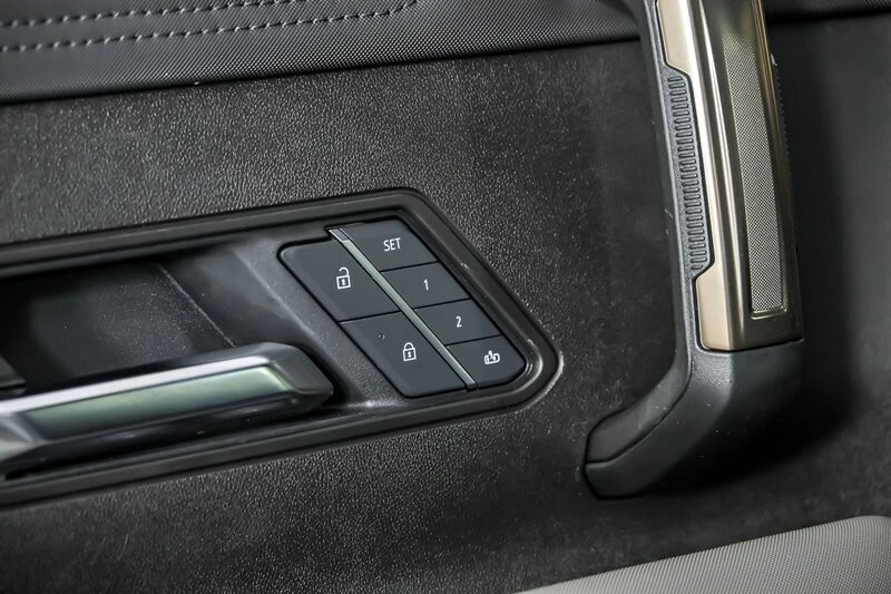 2025 GMC Hummer EV - Image 19 of 21