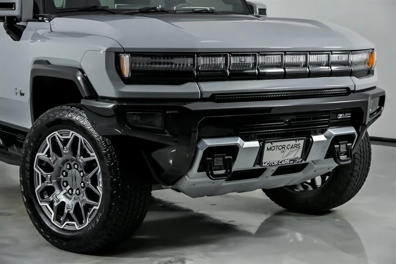 2025 GMC Hummer EV - Image 3 of 21