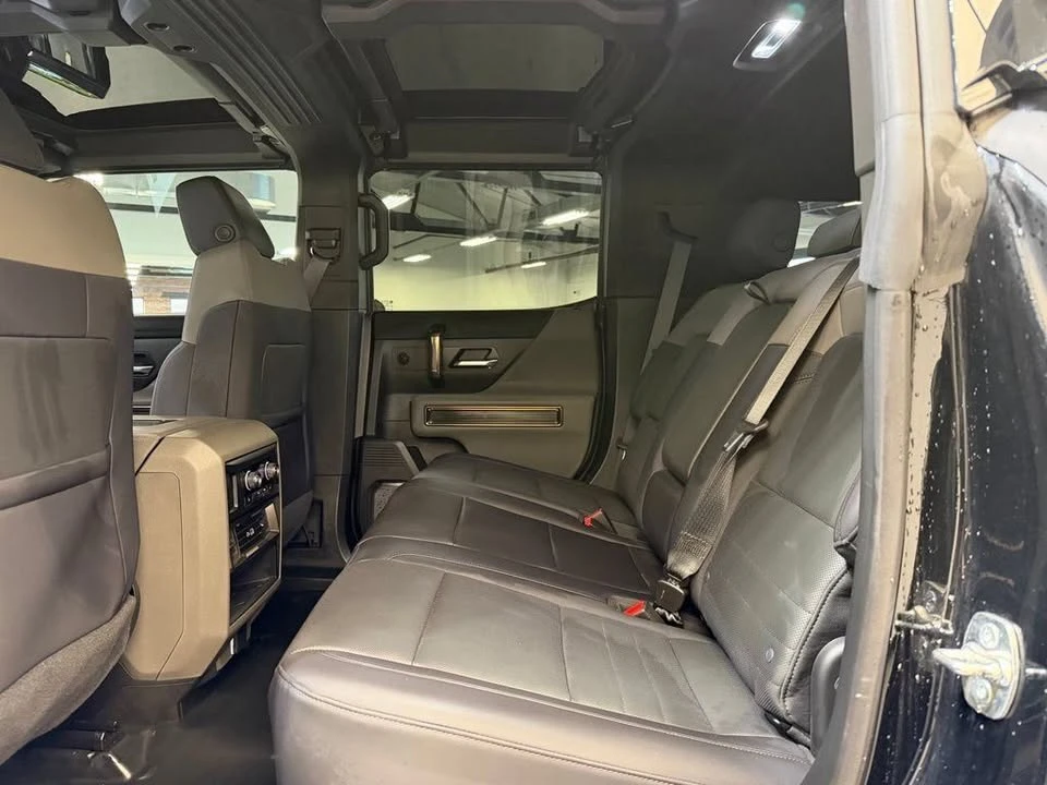 2025 GMC Hummer EV - Image 12 of 17