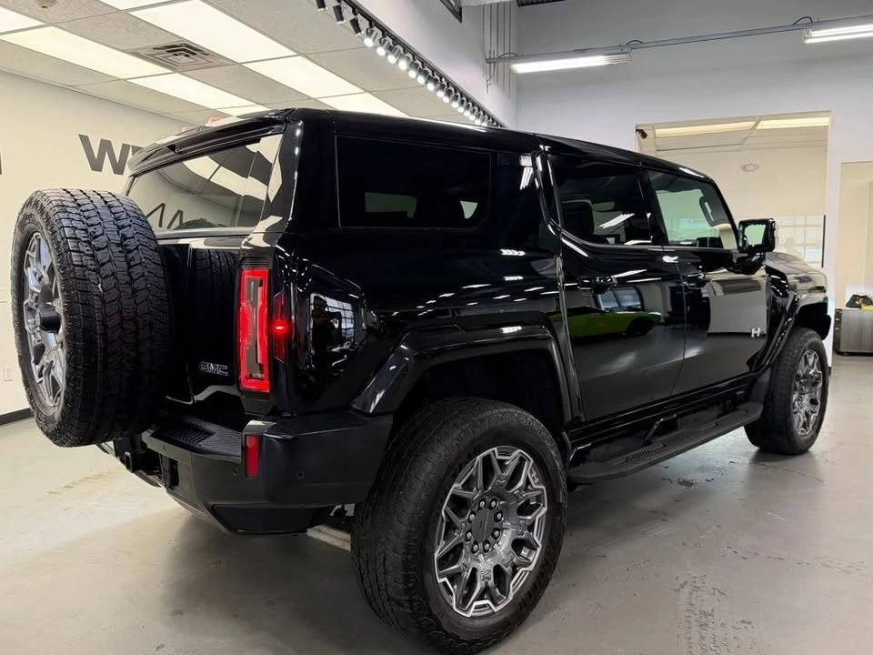 2025 GMC Hummer EV - Image 6 of 17