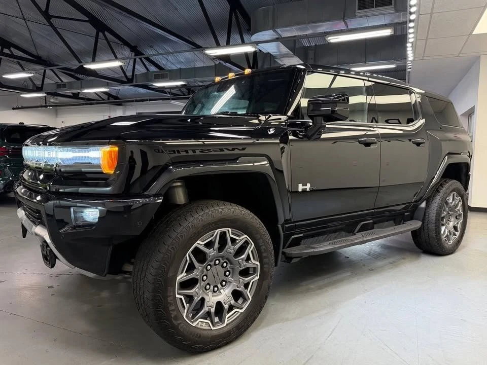 2025 GMC Hummer EV - Image 2 of 17