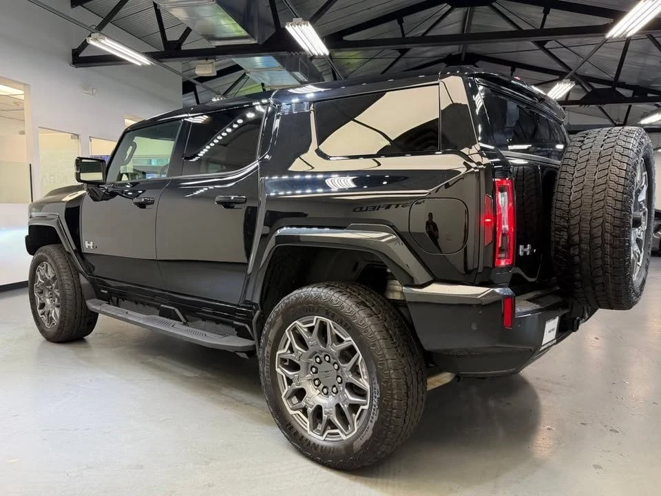 2025 GMC Hummer EV - Image 4 of 17
