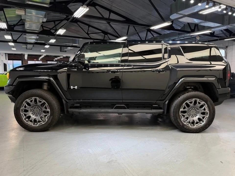 2025 GMC Hummer EV - Image 3 of 17