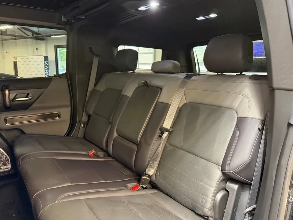 2025 GMC Hummer EV - Image 13 of 17