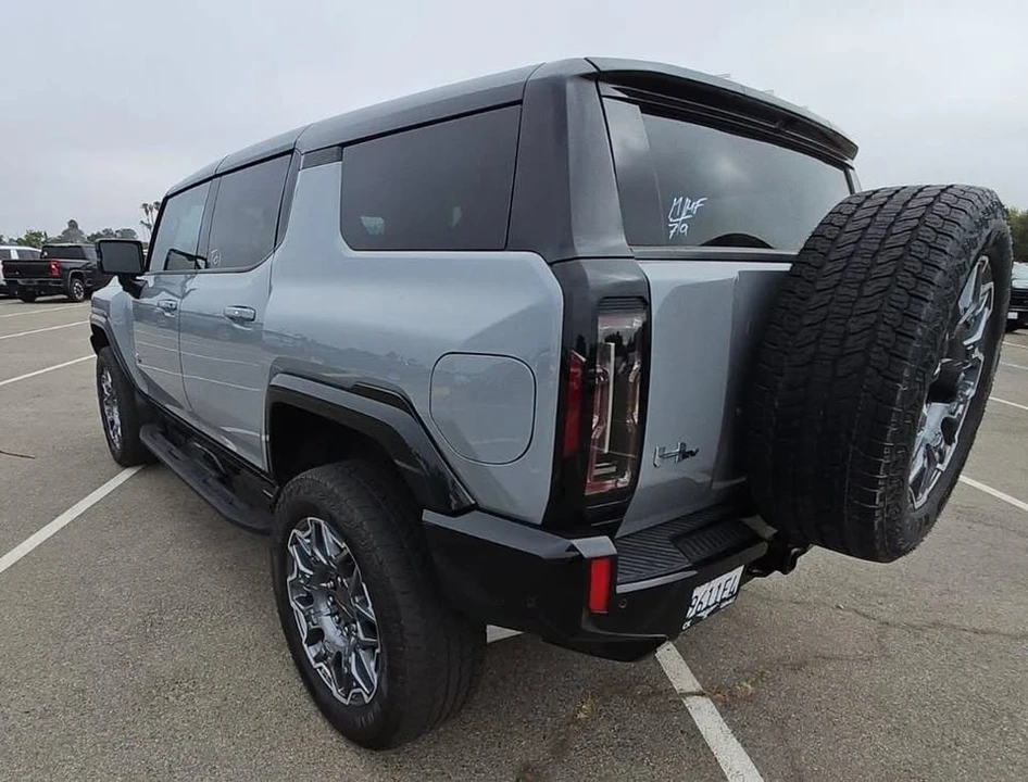 2025 GMC Hummer EV - Image 3 of 6