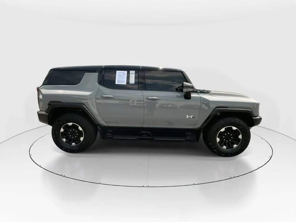 2025 GMC Hummer EV - Image 8 of 20