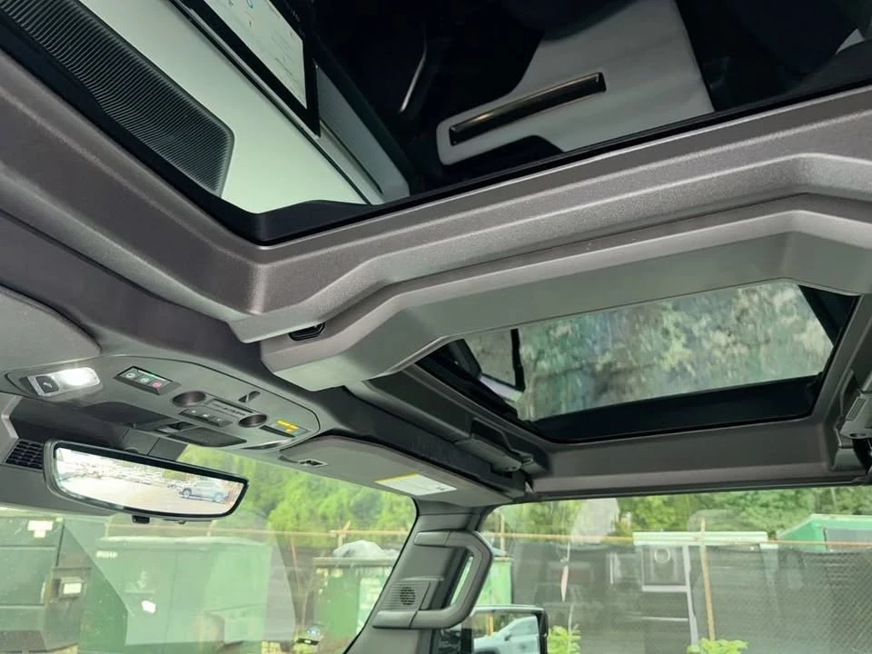 2025 GMC Hummer EV - Image 20 of 20