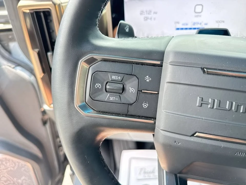 2025 GMC Hummer EV - Image 16 of 20